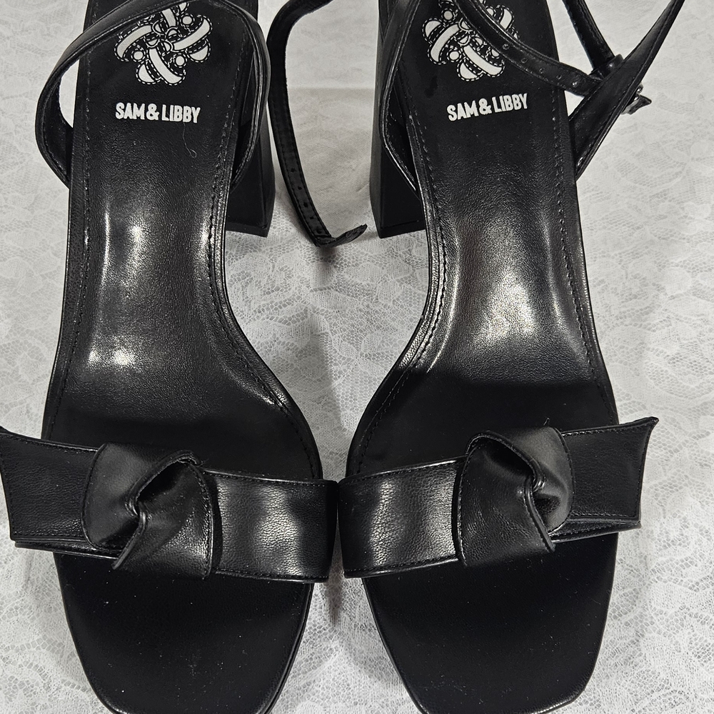 Sam & Libby Black Heels with Elegant Bow. #096